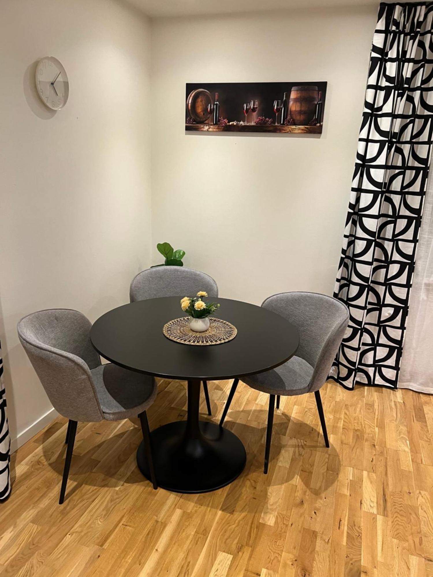 Noah Longstay Apartment Västerås Dış mekan fotoğraf