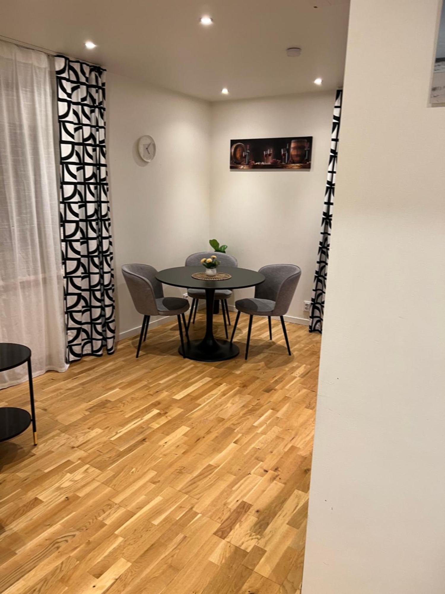 Noah Longstay Apartment Västerås Dış mekan fotoğraf